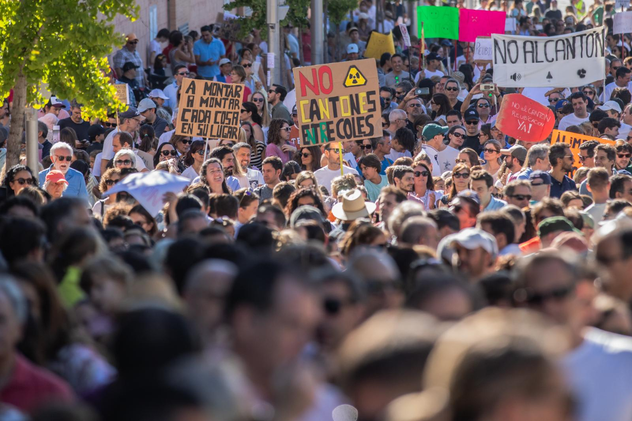 La reunión entre el Ayuntamiento y la Plataforma No al Cantón de