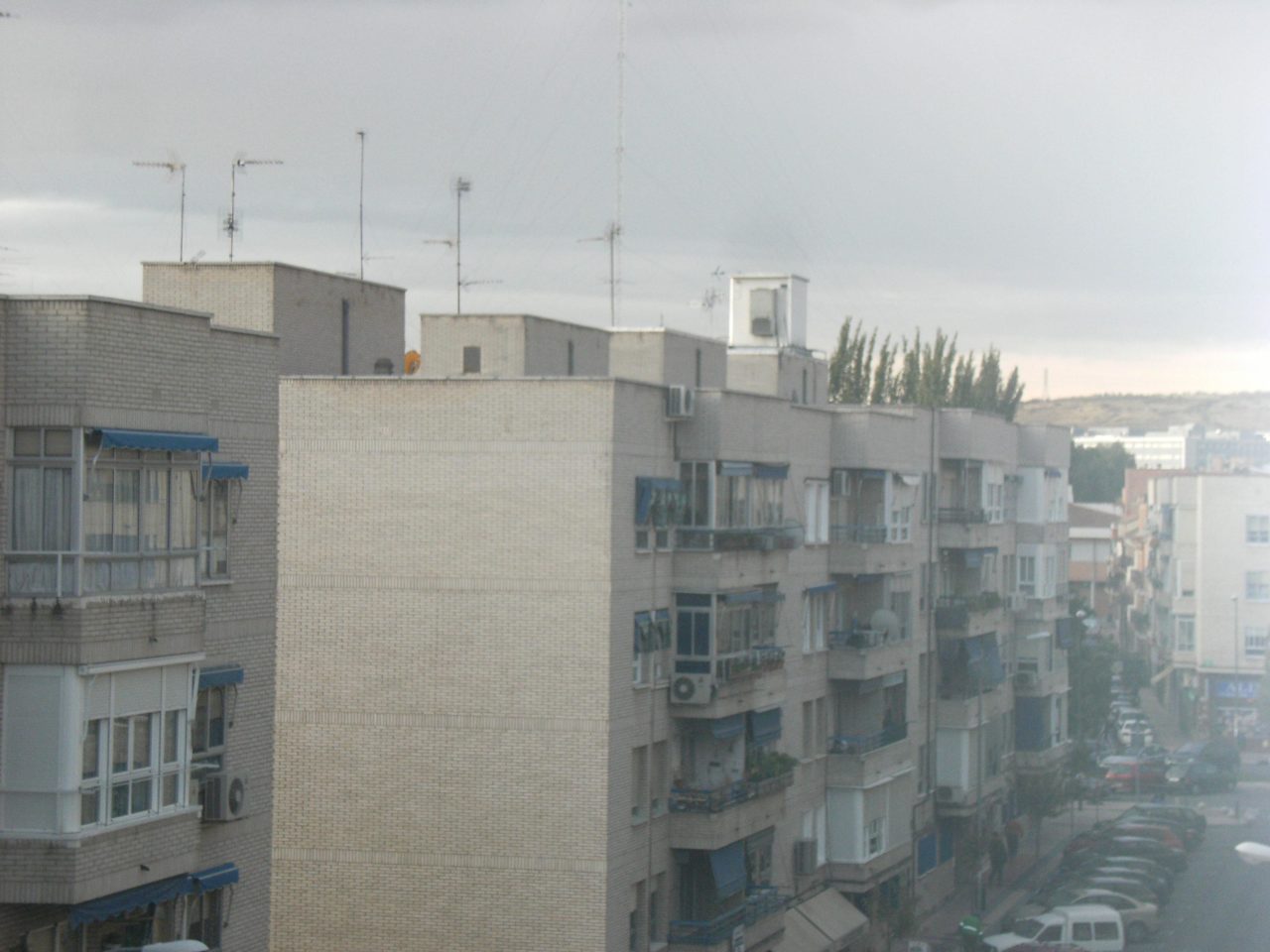 Desmantelada la antena de telefonía de la calle Badajoz de San Fernando de Henares