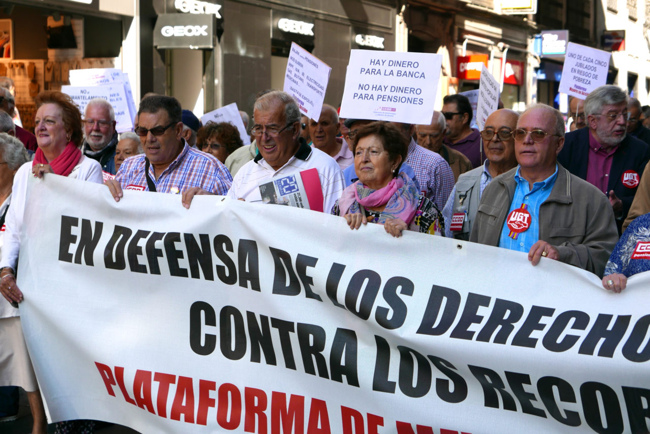 Nuestros mayores celebran su día internacional con una manifestación en defensa de las pensiones