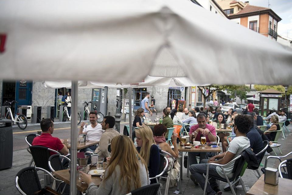 Las asociaciones vecinales esperan que el Ayuntamiento de Madrid atienda sus propuestas en materia de terrazas