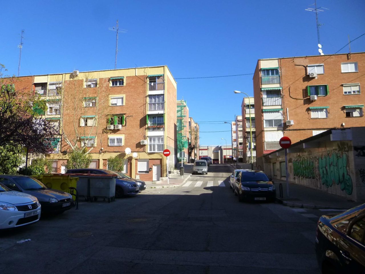 El vecindario de Valdezarza pide a la Junta de Moncloa participar en el proyecto de mejora de la accesibilidad del barrio