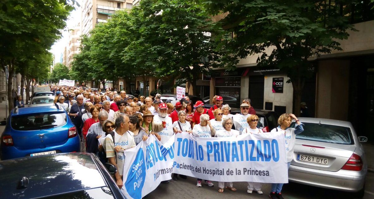 Centenares de personas regresan a La Princesa en defensa de la sanidad pública