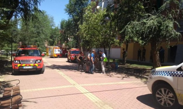 Alarma en el número 54 de la avenida de Santa Eugenia por las grietas provocadas por unas obras “ilegales”