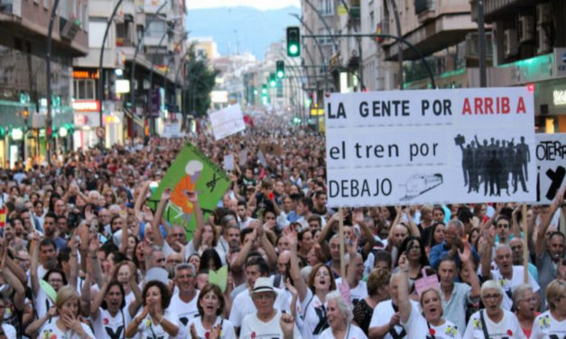 Madrid se mueve en apoyo de la Plataforma pro-soterramiento de las vías del tren en Murcia