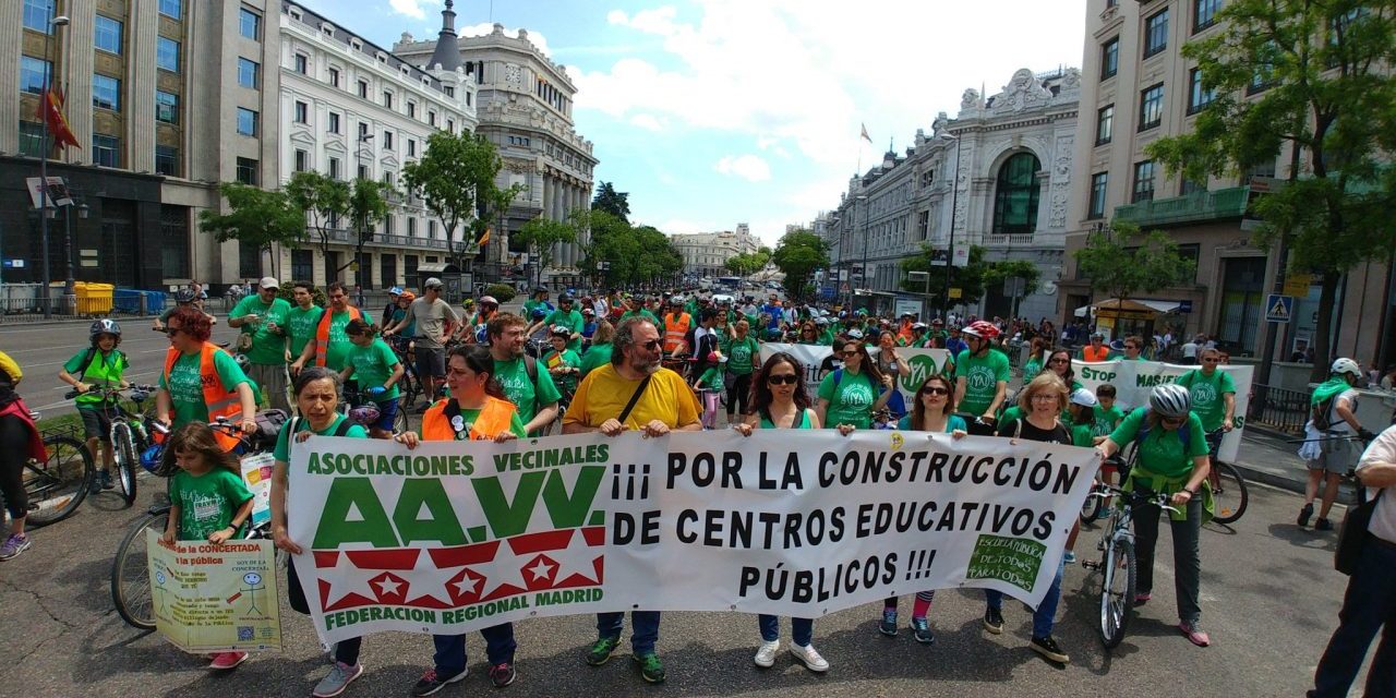 Cuatro columnas ciclistas reclaman equipamientos educativos públicos de calidad