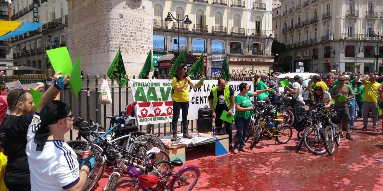 Cuatro columnas ciclistas reclaman equipamientos educativos públicos de calidad