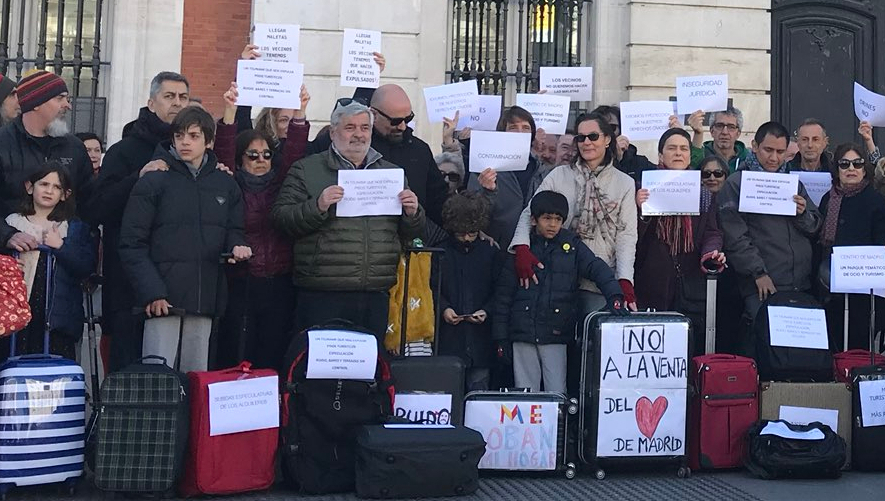 Si en tu bloque hay molestas Viviendas de Uso Turístico, actúa