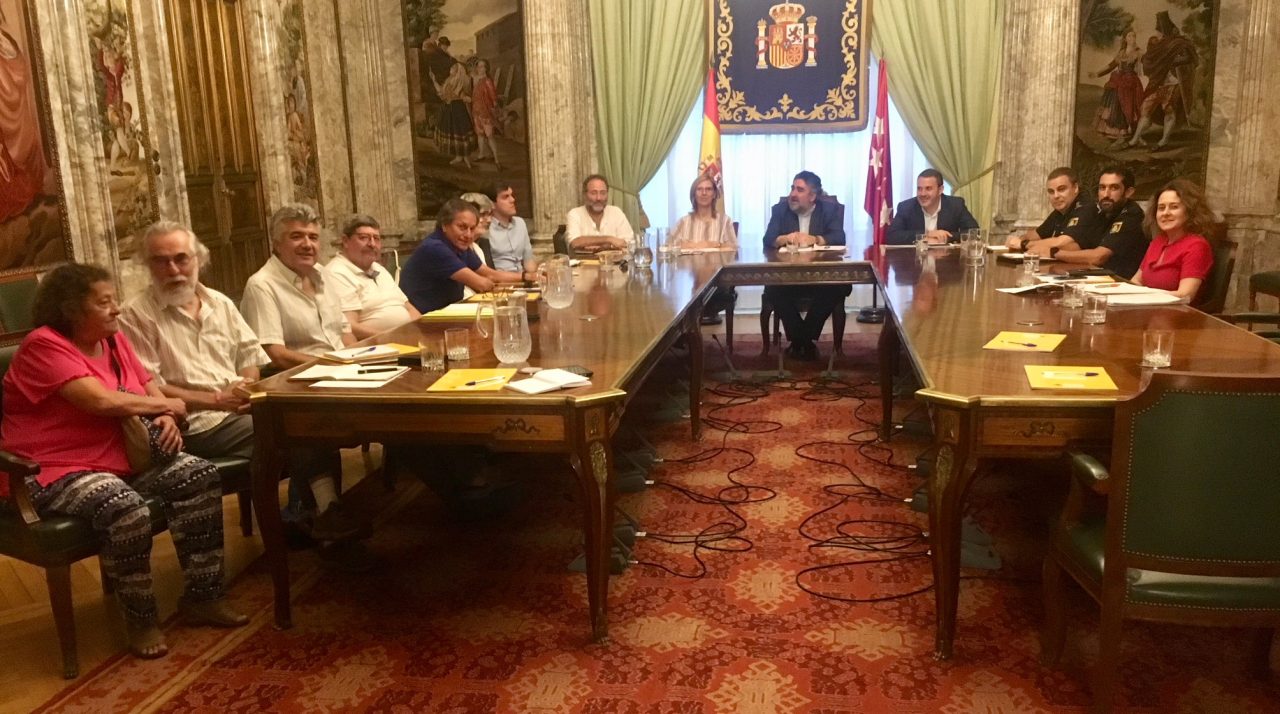 Las asociaciones vecinales de Vallecas y la FRAVM se reúnen con el delegado del Gobierno