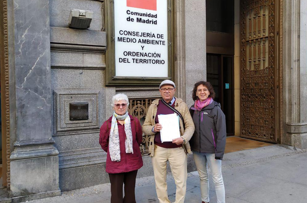 5.000 firmas de Villa de Vallecas contra el traslado a Valdemingómez de la basura del Henares