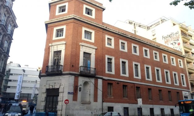 La AV de Letras critica que el Ayuntamiento haya ignorado las necesidades del barrio en su decisión sobre el uso del edificio del Paseo del Prado 30