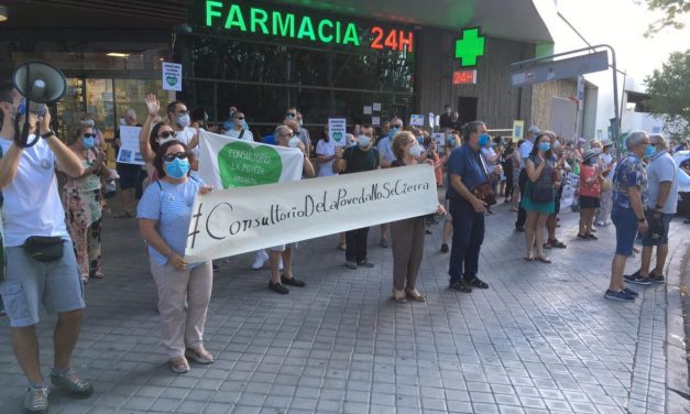 La vecindad de La Poveda intensifica sus protestas por la reapertura de su consultorio médico