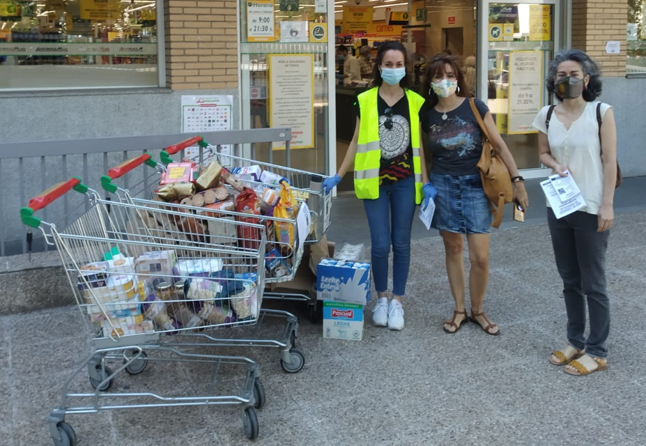 Concentración para pedir a la Junta de Moratalaz un local para la Despensa Solidaria de alimentos