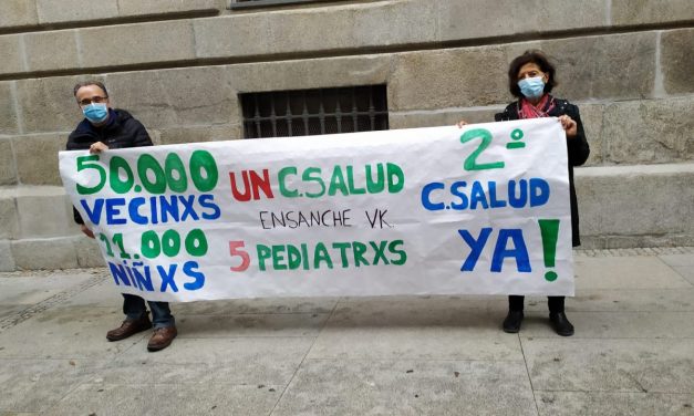 Medio kilómetro de pancartas en defensa de la sanidad pública