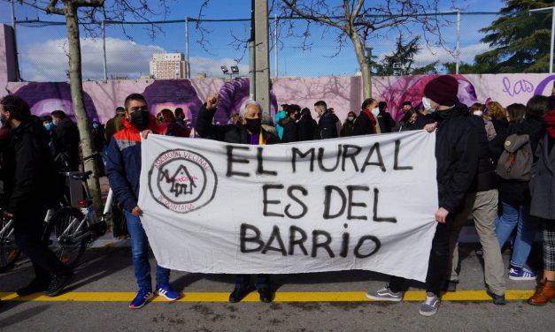 #ElMuralSeQueda : contundente movilización vecinal en Ciudad Lineal para frenar la destrucción de un mural feminista