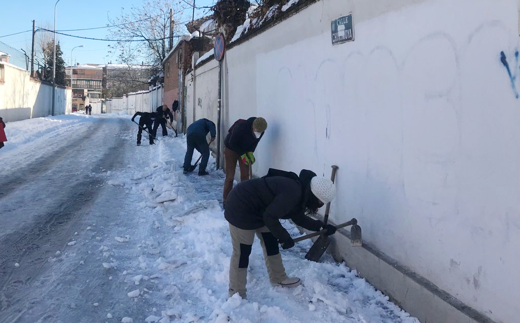 La AV de Carabanchel Alto denuncia “inacción municipal en la limpieza vial” tras la nevada