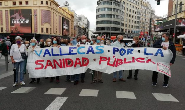 Miles de personas claman en el centro de Madrid contra el deterioro de la Atención Primaria (galería)