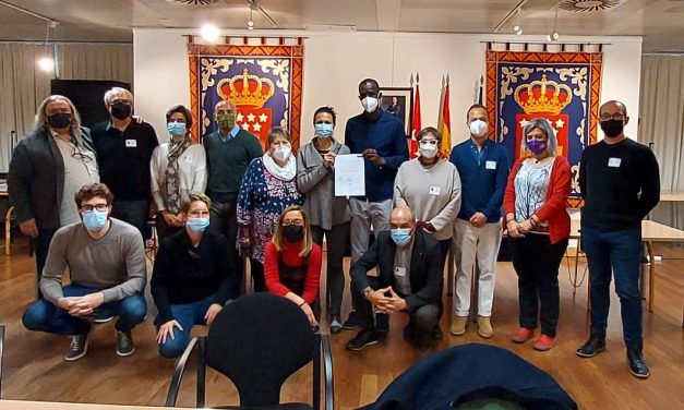 Más Madrid, Unidas Podemos y PSOE firman un compromiso para garantizar la acogida de las personas refugiadas y migrantes