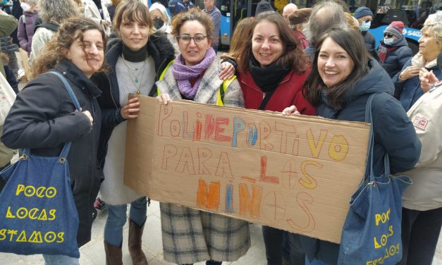Protesta vecinal en Chamberí contra el concejal Javier Ramírez por su autoritarismo y el descontrol de las terrazas