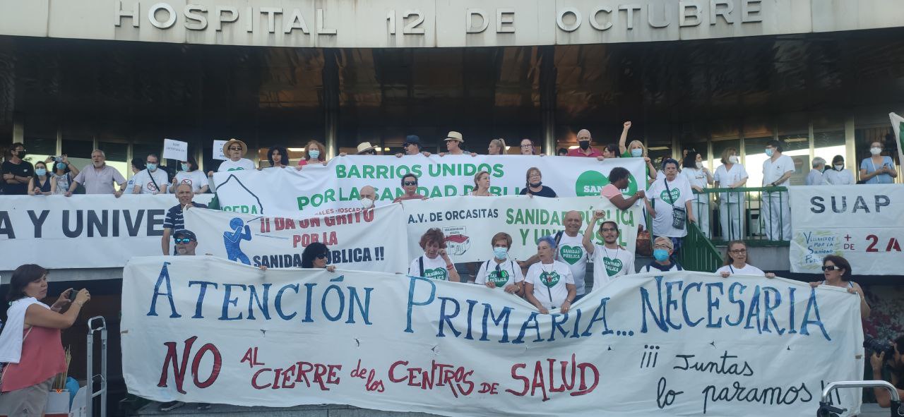 La vecindad de los barrios de Usera y Villaverde unida se manifesta contra el robo de la salud y reclama el derecho a la sanidad púbica