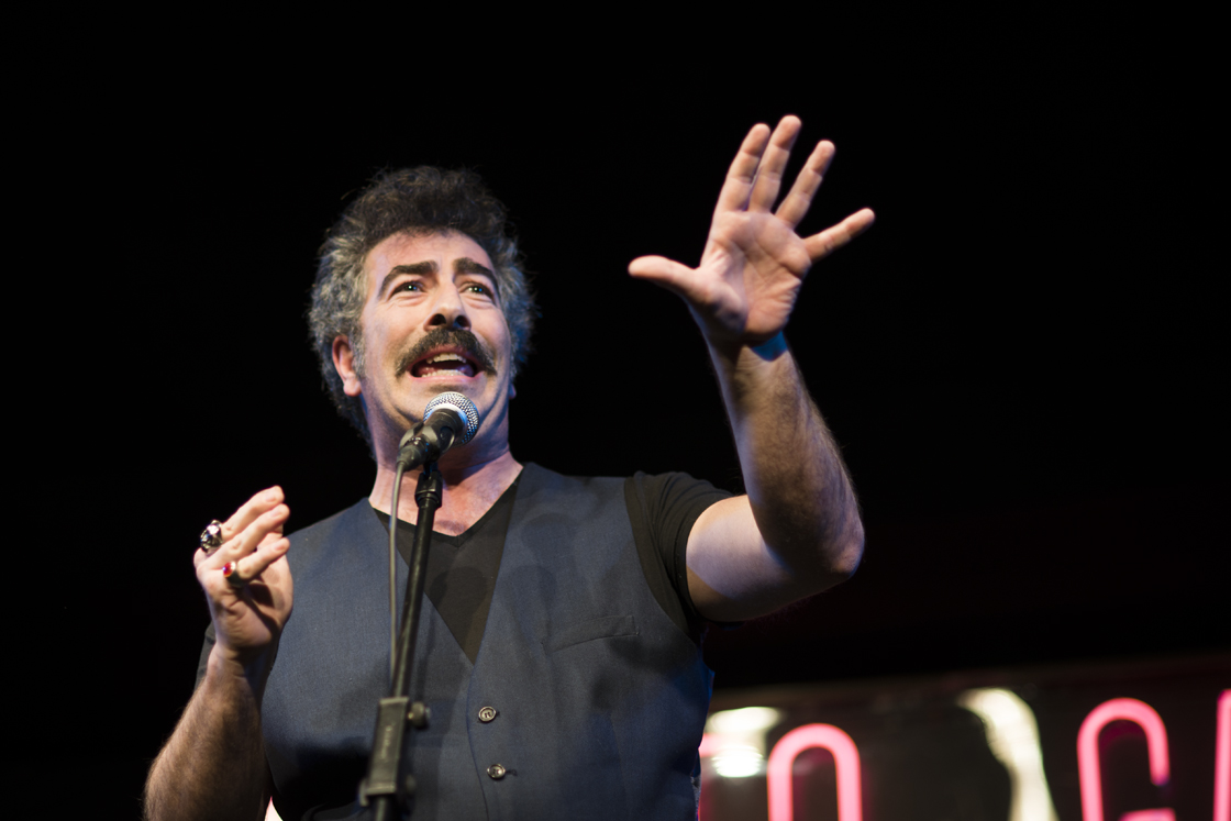 Agustín Jiménez y otros cómicos se citan en una velada de humor a beneficio de Radio Enlace