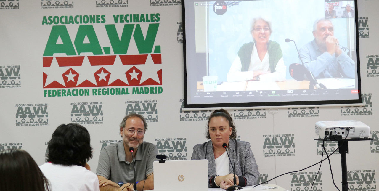 Asociaciones vecinales y de consumidores piden al Defensor del Pueblo que investigue el descontrol de las terrazas en Madrid y Barcelona
