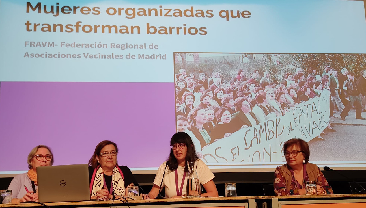El III Encuentro de la Red de Mujeres Vecinales reconoce la aportación de las mujeres en el movimiento vecinal y analiza los retos del futuro