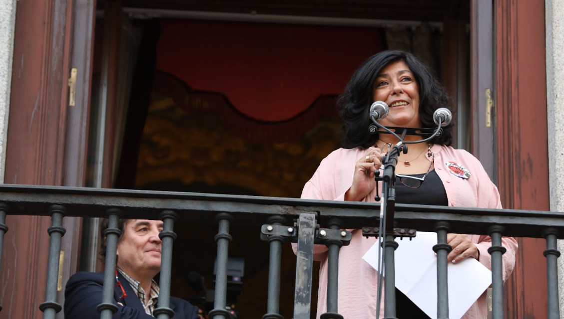 La asociación ACROLA de Aravaca rinde homenaje a Almudena Grandes en el aniversario de su fallecimiento