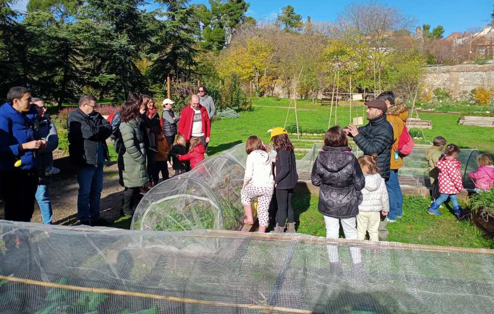 La FRAVM rechaza la privatización de la jardinería de la Quinta de Torre Arias