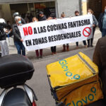 Protesta de la Plataforma de Afectados por las Cocinas Fantasma en Prosperidad contra la permisividad del Ayuntamiento de Madrid