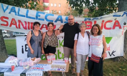 Cientos de familias de Vallecas convocan una protesta por la falta de un tercio de los pediatras del distrito