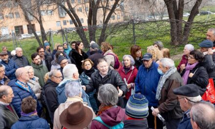 Los mayores de Las Rosas volverán a llenar el pleno de la Junta de San Blas para exigir la construcción de su prometido centro