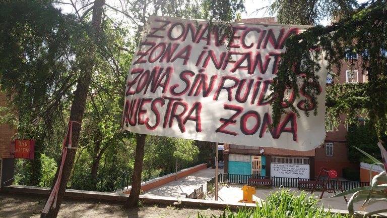 El vecindario de Saconia lleva hasta la Junta de Moncloa su defensa del espacio interbloques de San Gerardo, 11 como zona pública vecinal