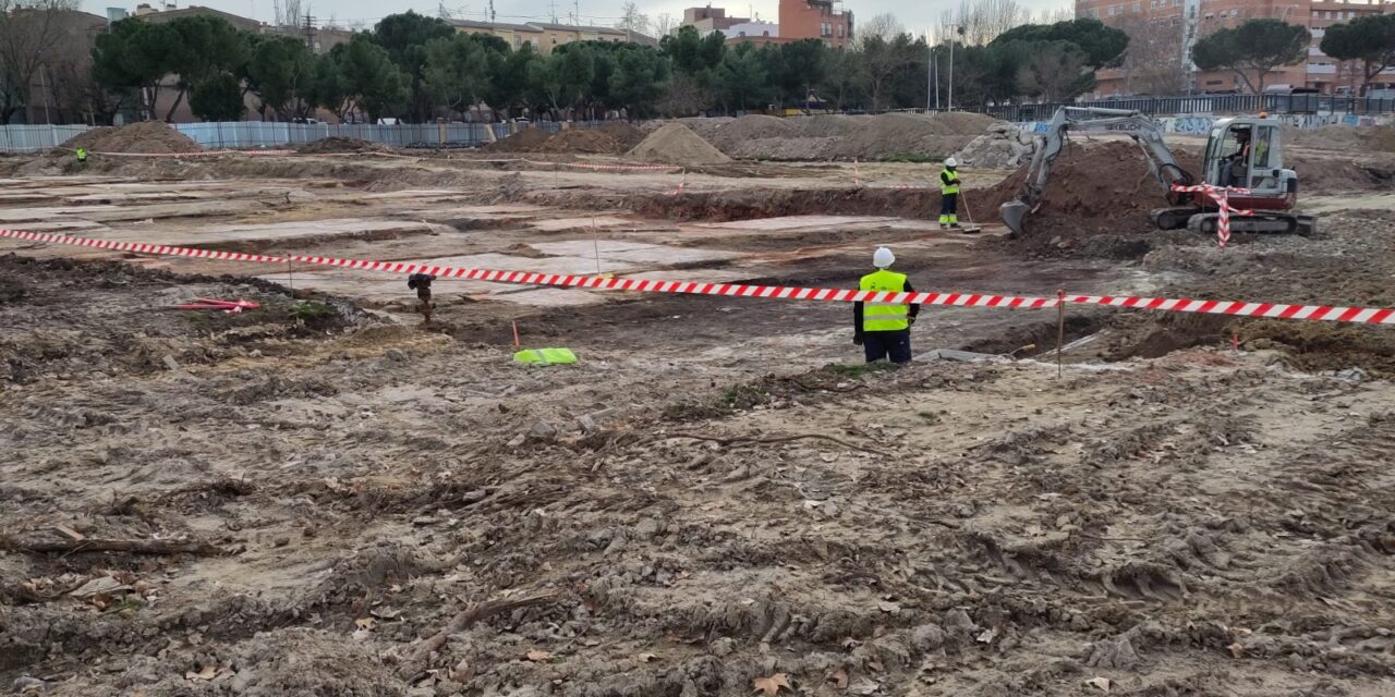 La población afectada por las obras de la línea 11 de Metro en el barrio de Comillas lamenta, tras la visita de Ayuso a la zona, que se sigan ignorando sus demandas